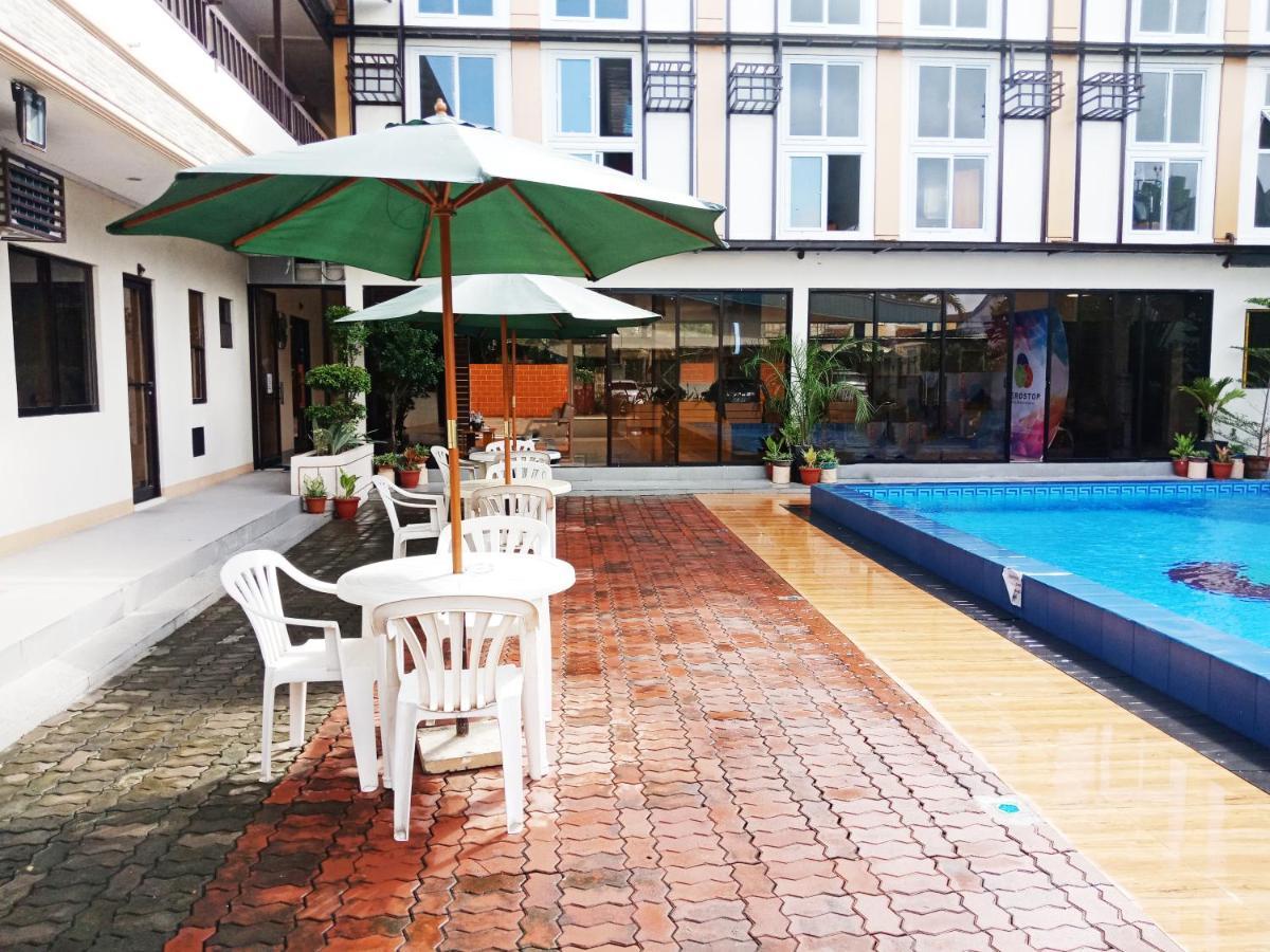 Aerostop Hotel & Restaurant Plaridel  Exterior foto